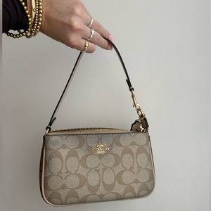 Coach Nolota 19 in Sigiature Canvas